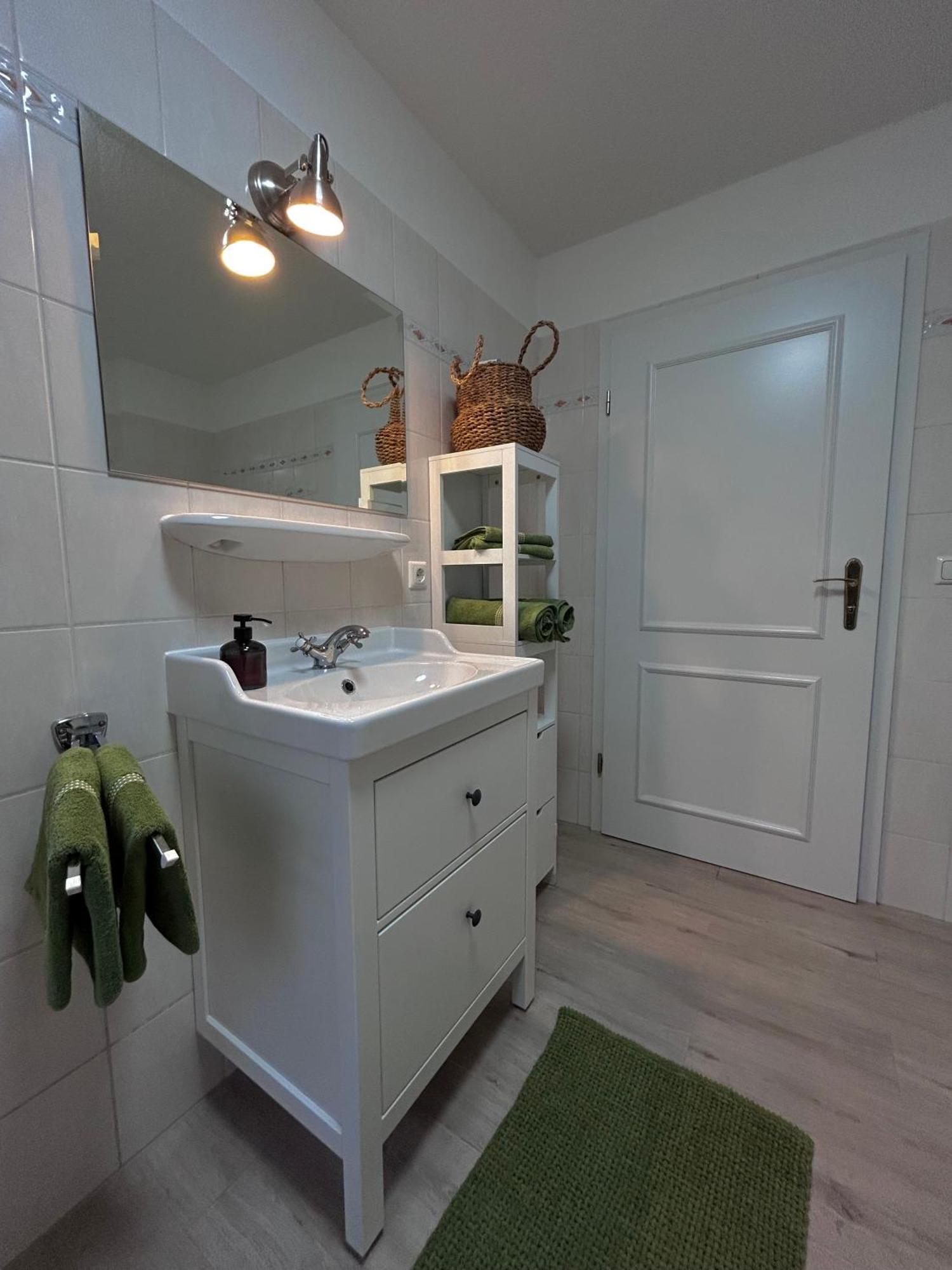 4 Wunderschoene Ferienwohnungen Im Kavaliershaus Schwerin  Phòng bức ảnh